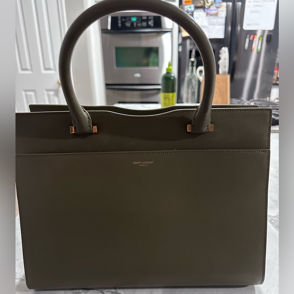 NWT SAINT LAURENT GRAIN DE POUDRE MEDIUM UPTOWN TOTE IN VERT KHAKI